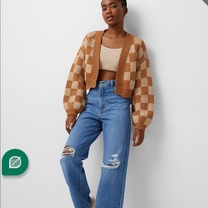 NWT Levi’s high waisted straight jean medium wash with rip at knees